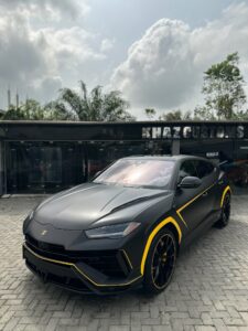 Lamborghini Urus S Satin Black Wrap x Yellow Detailing