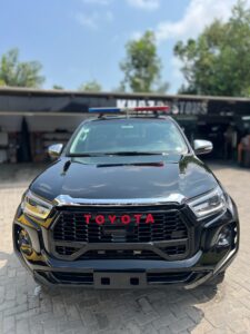 Hilux Facelift x Paint Job